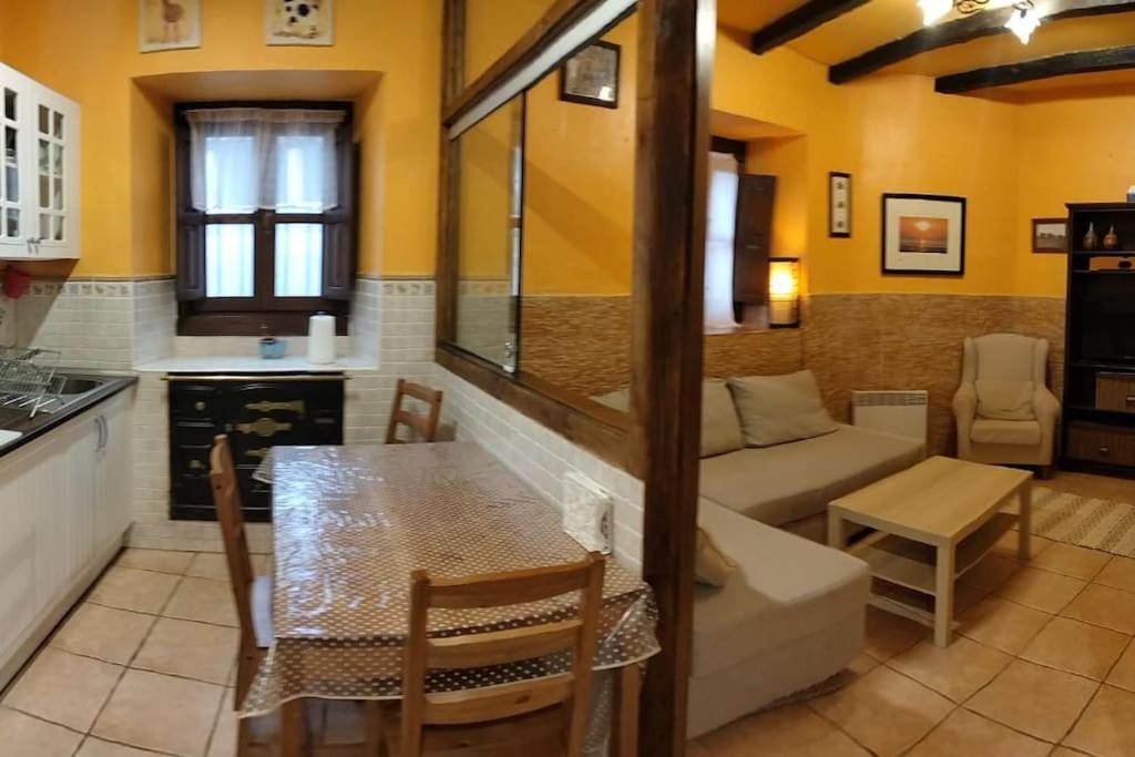 La Casina Roja - Santolaya De Cabranes Villa Arboleya Bagian luar foto